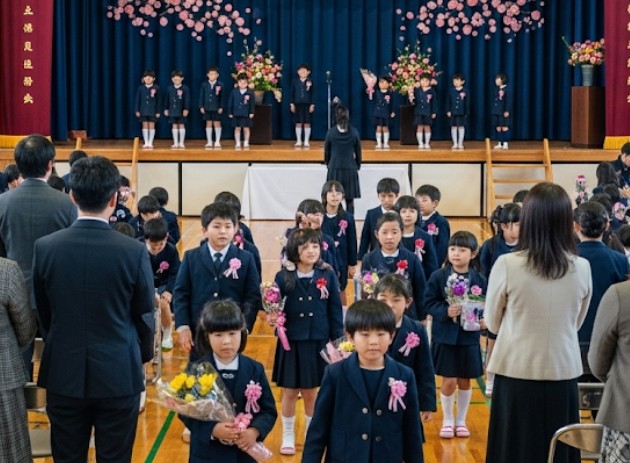 小学校・中学｜卒業式でのプレゼント事情