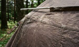 紫外線による光劣化でテント生地が脆くなるリスク